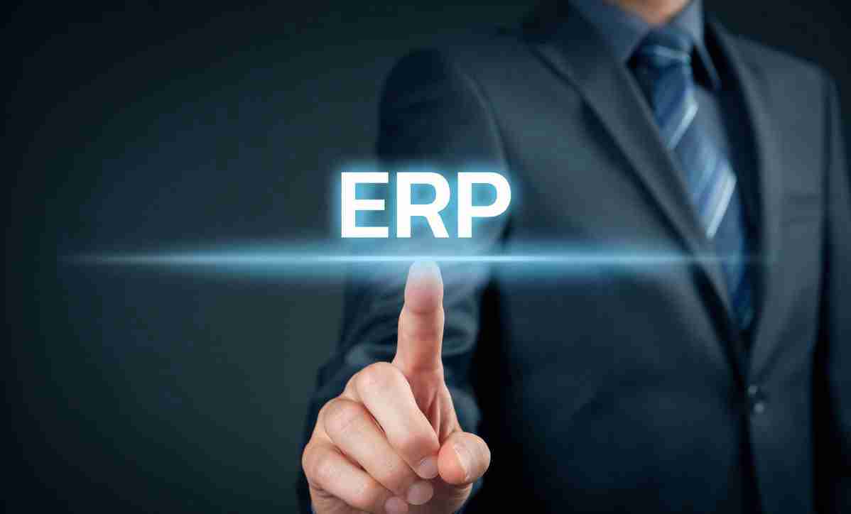 请尽量按照服装ERP系统的标准流程和标准功能开展业务